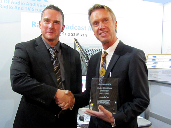 orangetec receiving the Sonifex award.